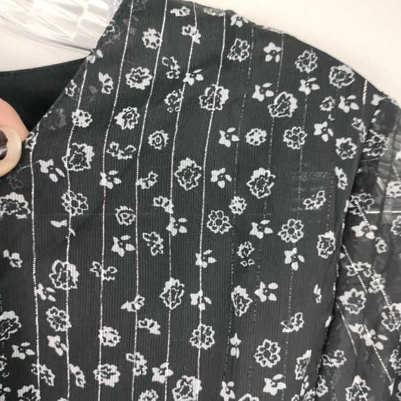 NWT Japna V Neck Faux Wrap Pinstripe Floral Top w/ Smocked Waist Sz. S - Picture 2 of 9